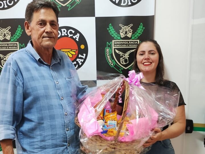 Entrega de prêmio: Mês das Mulheres no Sindivigilância