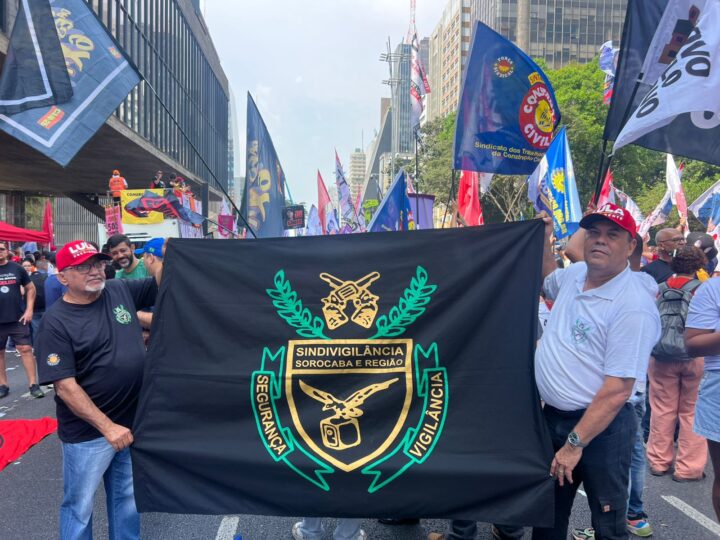 Sindivigilância participa de ato na Avenida Paulista, São Paulo, pelo fim da escala 6×1 e redução da jornada